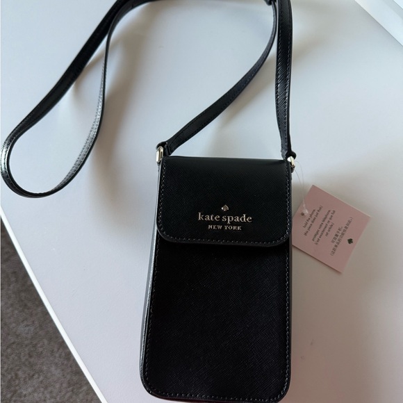 kate spade Handbags - Kate Spade Sleek Black Crossbody Bag